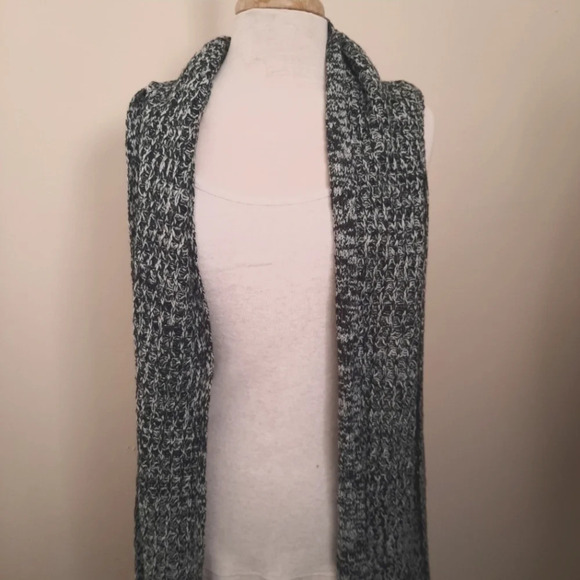 Victoria's Secret Rectangle Knit Multifunctional Scarf Black Grey - Picture 1 of 8